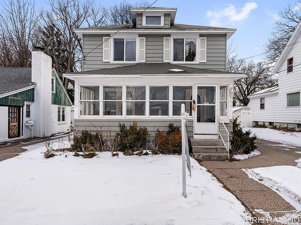 1st image of 864 Diamond Ave NE