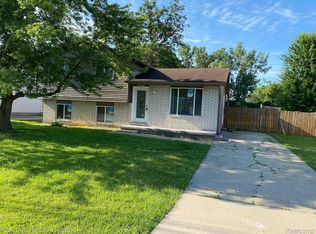 2636 Dashwood Dr, Troy, MI