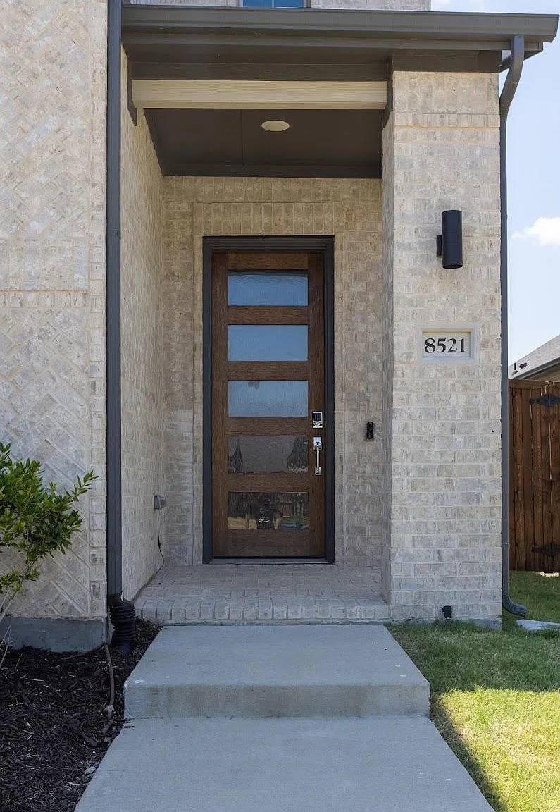 3 bed, 2383 sqft, $3,500 — Photo 4