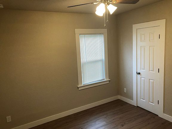 2nd image of 129 College St #1-3