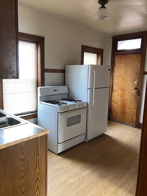 1st image of 5450 W Barry Ave #1