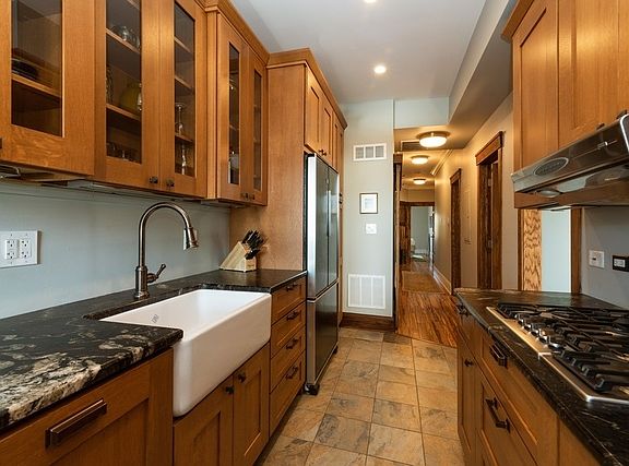 3rd image of 1241 W Granville Ave #3E