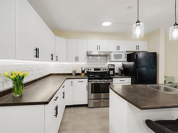 5th image of 893 Hockley Ave #206