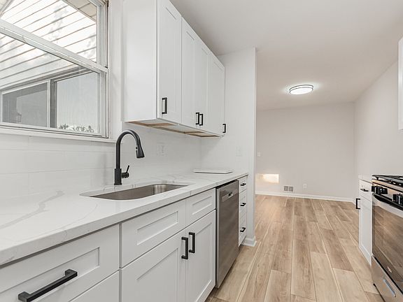 4th image of 4H Fernwood Dr
