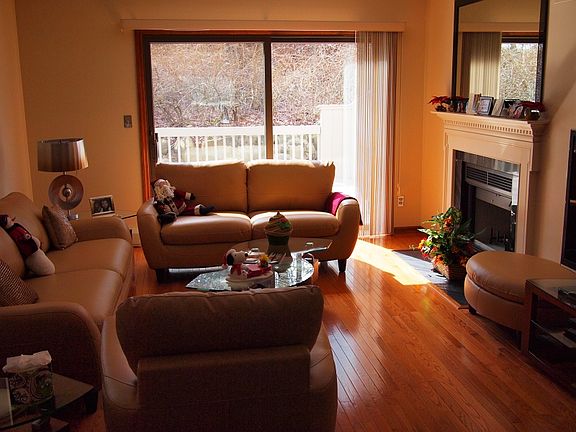 2nd image of 41 Bentley Dr