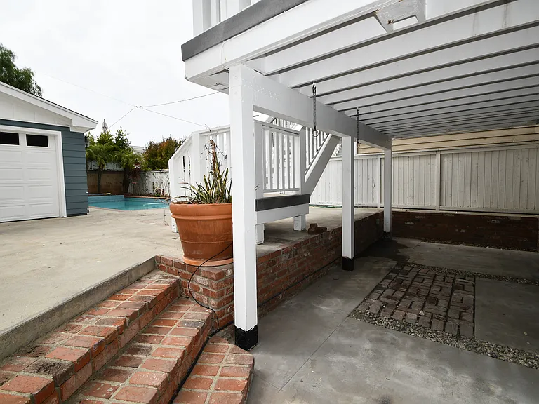 409 S Gertruda Ave — Photo 59