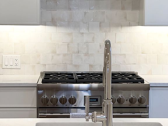 4th image of 300 Kings Hwy E #B
