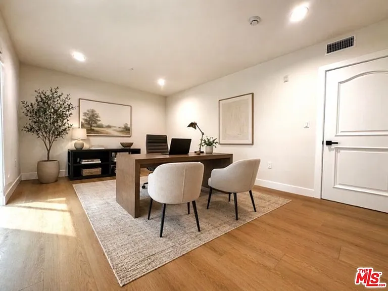 1146 Hacienda Pl #3 — Photo 3