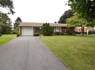 3525 Chesterfield Ln, Bethlehem, PA 18017