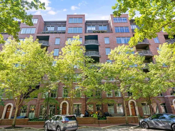 251 Daniel Burnham Sq APT 303, Columbus, OH 43215
