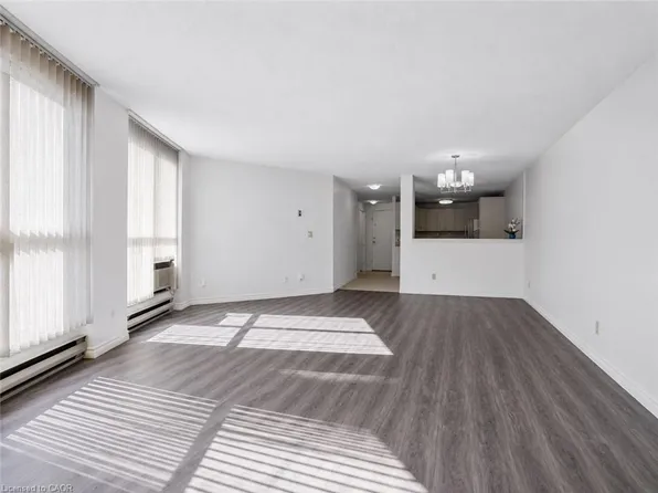 24 Marilyn Dr #101, Guelph, ON N1H 8E9