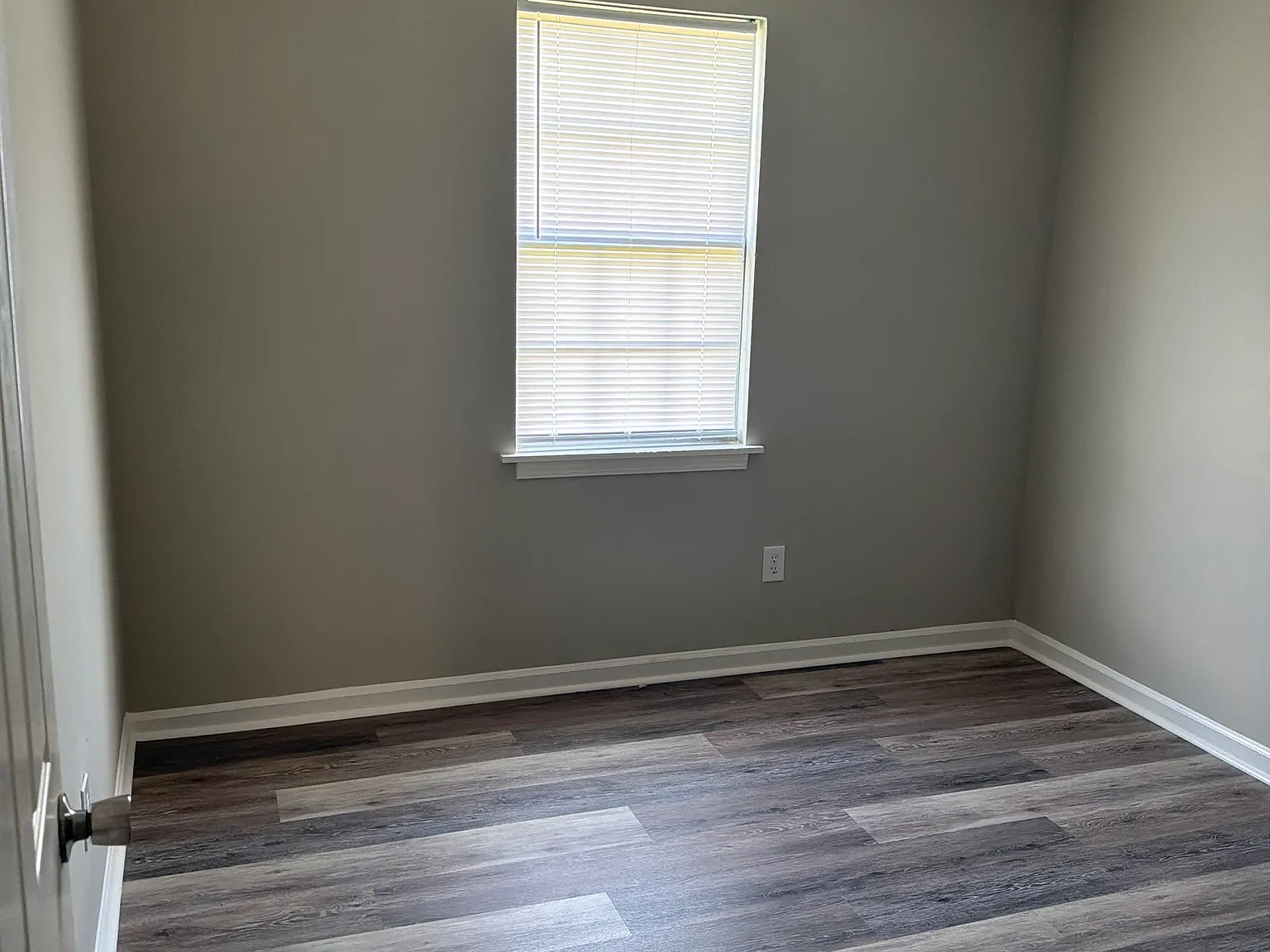2 bed, 800 sqft, $950 — Photo 3
