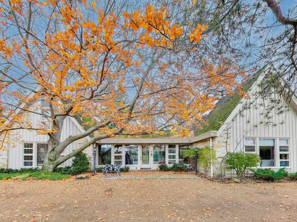 42 Woodley Rd, Winnetka, IL 60093