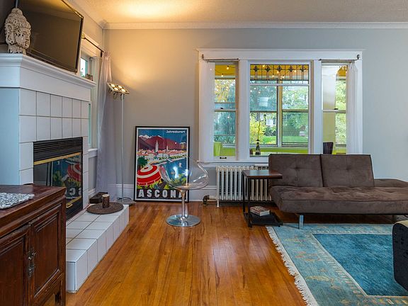 4th image of 4225 Aldrich Ave S