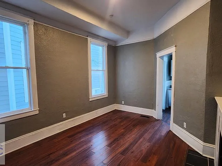 826A E Duffy St — Photo 2