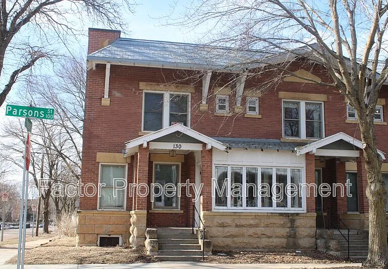 130 Parsons St — Photo 1