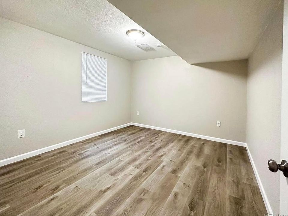1st image of 14995 E Columbia Dr