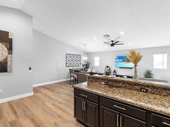 3rd image of 7937 Ridgewood Drive