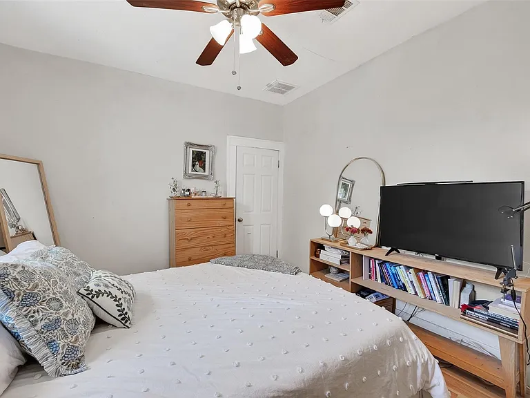 7039 Avenue E — Photo 16