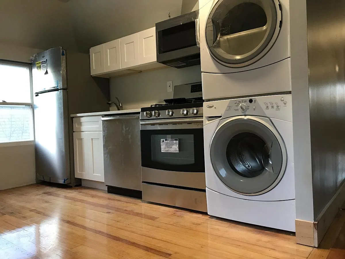 12 Bennett Street — Photo 1