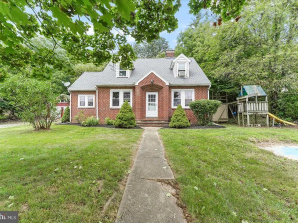 745 W Main St, Parkesburg, PA 19365