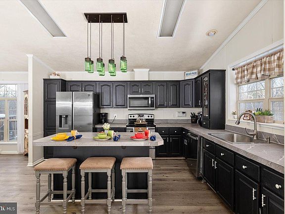 2nd image of 1501 S Timber Ridge Rd