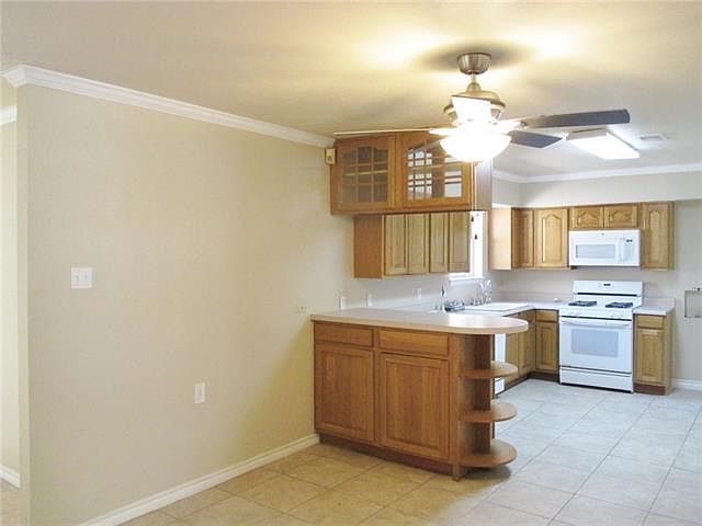 2nd image of 713 Lexington Dr