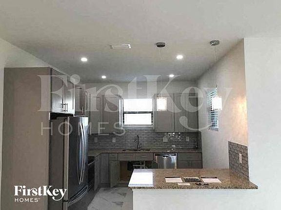 4th image of 2514 13th St SW