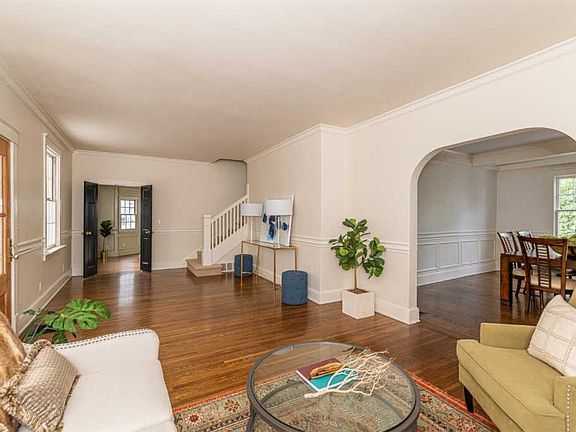 5th image of 606 Floral Ave