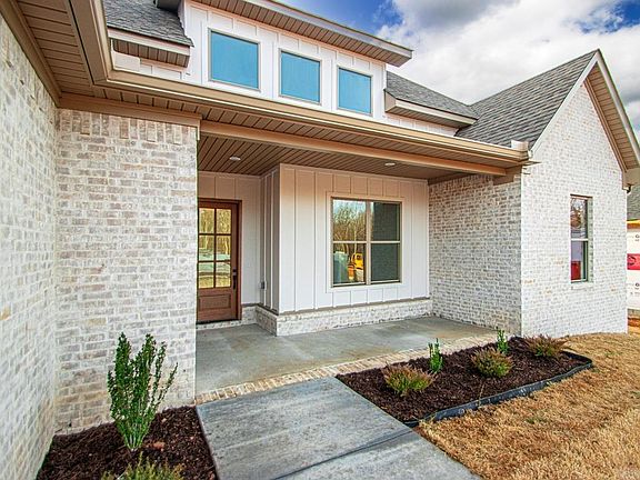 3rd image of 613 Valley Oak Dr