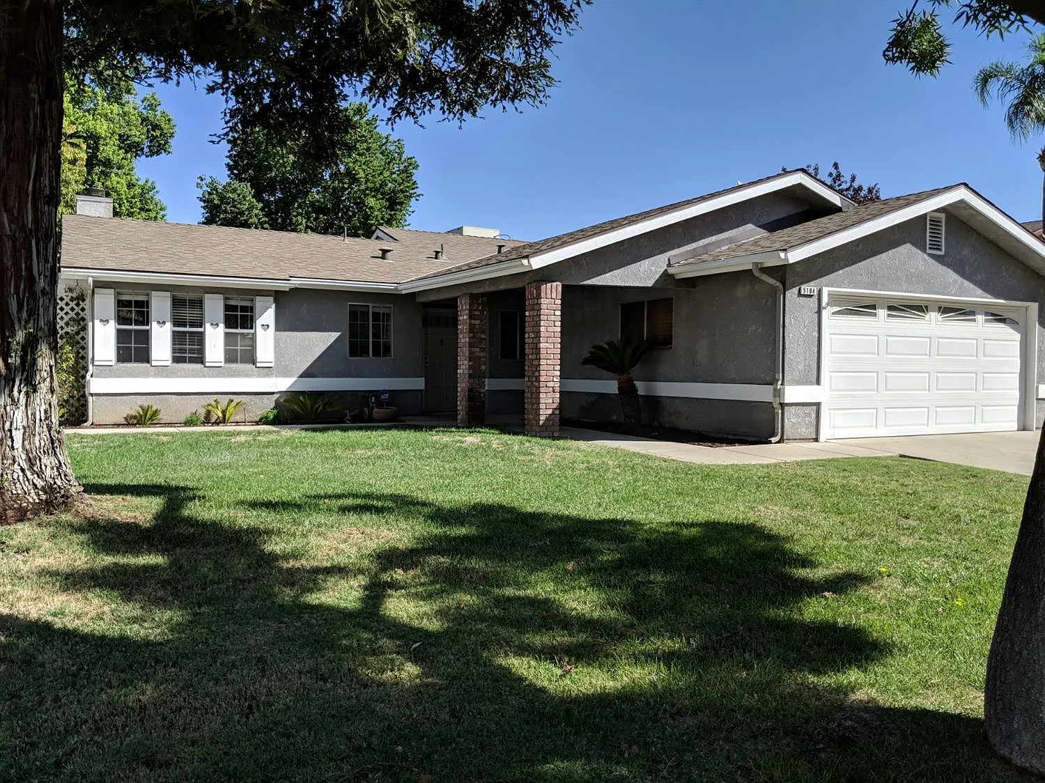 5104 W Los Altos Ave photo 1