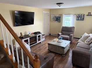 12 Burke St FLOOR 2, Pawtucket, RI 02861