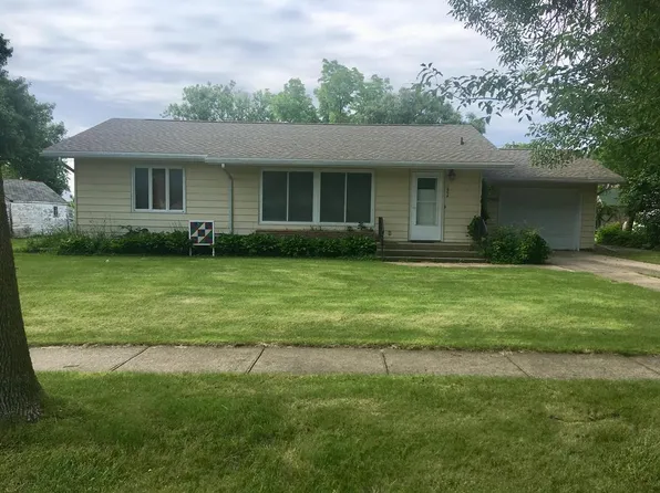 1604 Market St, Gowrie, IA 50543