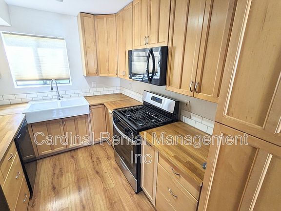 4th image of 10510 Sunland Blvd Unit 5