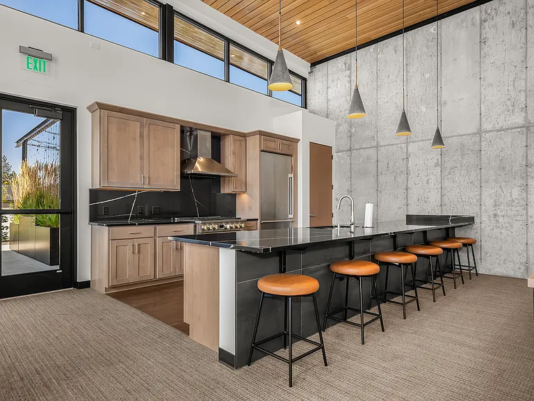 Rivers Edge Apartments — Photo 16