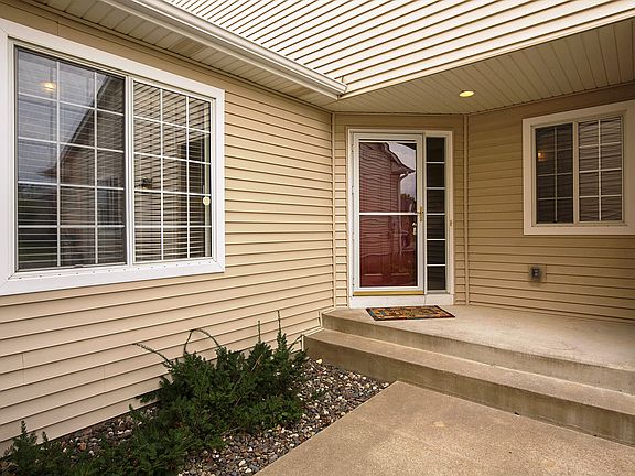 2nd image of 3703 Burgundy Dr