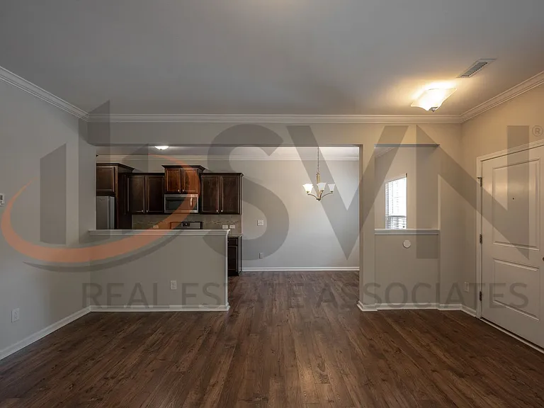 215 Hamlet Pl — Photo 5