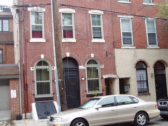 2nd image of 232 Bainbridge St Frnt 1F