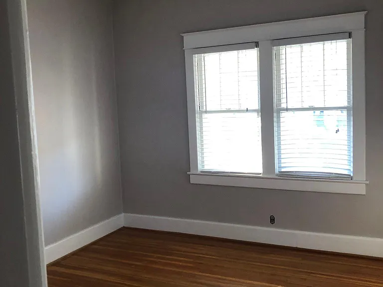 1810 Stevens Ave — Photo 13