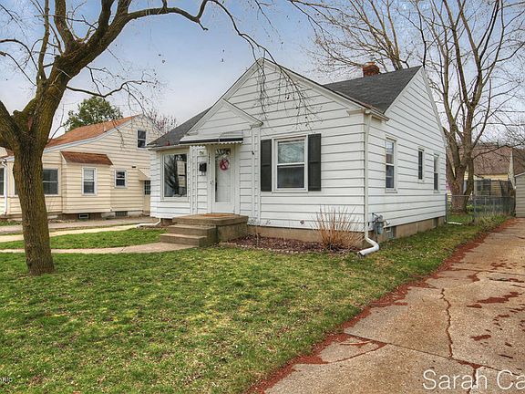 2nd image of 1825 Fremont Ave NW