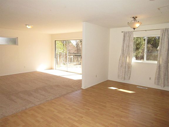 3rd image of 131 Bandelier Ave