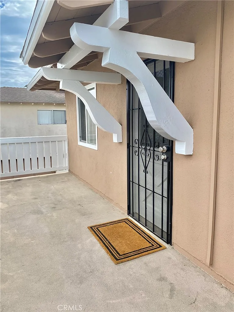 2 bed, 1150 sqft, $2,500 — Photo 1