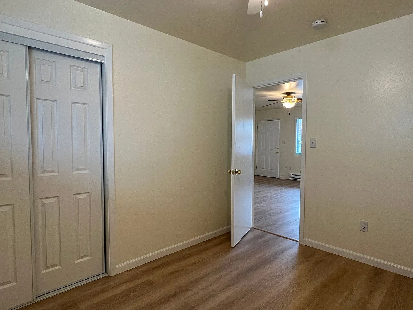320 J St — Photo 4