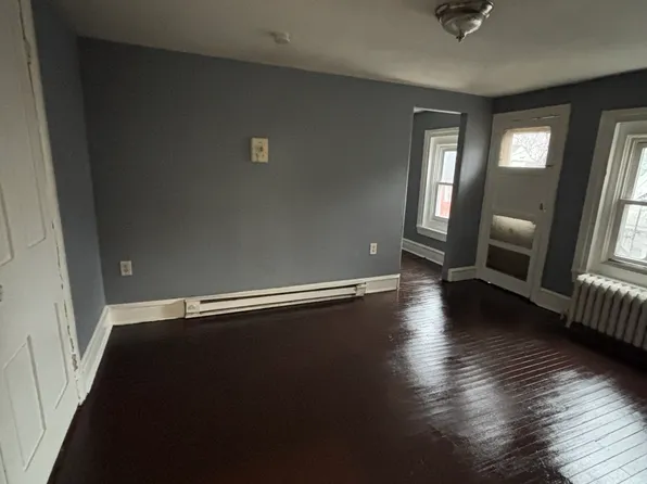 811 W Main St, Norristown, PA