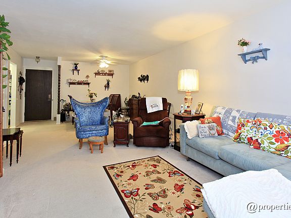 Living Room/Dining Room