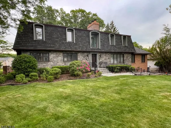 203 Harwood Pl, Paramus Boro, NJ 07652