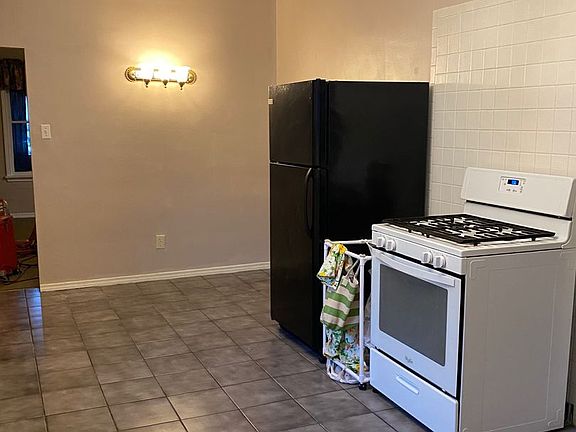 5th image of 419 Anna Ave