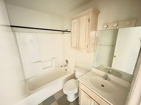 3rd image of 403 N Broadway St #17