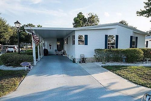 2nd image of 438 Kingslake Dr