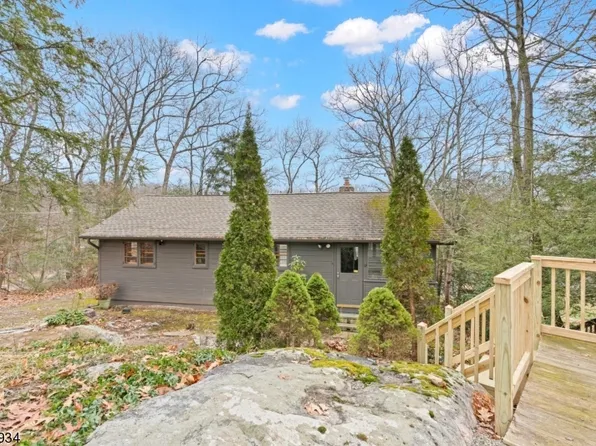 310 W Lakeshore Dr, Vernon Twp., NJ 07422
